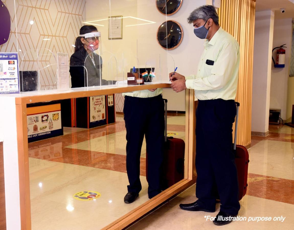 Oyo Hotel Karemore Celebration Bhandāra Eksteriør billede