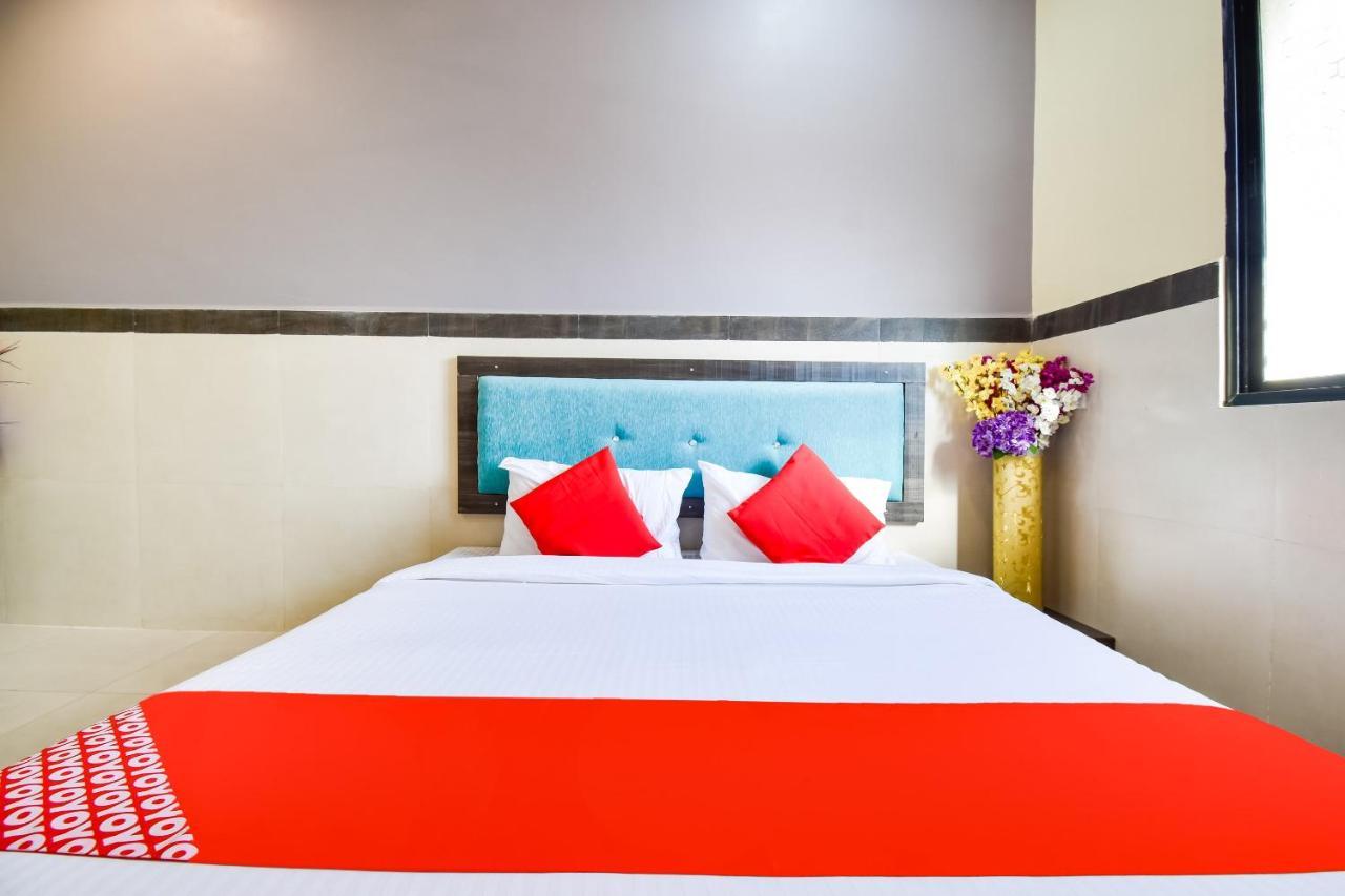 Oyo Hotel Karemore Celebration Bhandāra Eksteriør billede